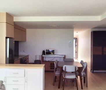 Modern 2-Bedroom Furnished Apartment in Mt Eden - Photo 4