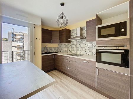 Appartement à louer - ÉPERNAY - Appartement 3 pièces avec balcon - Photo 2