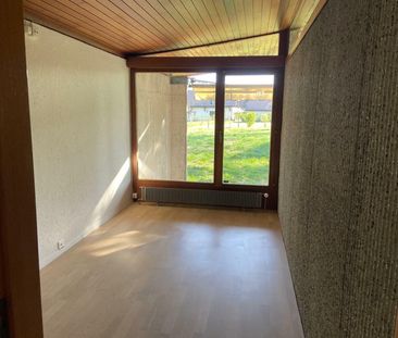 Villa de plain-pied avec vue dégagée sur la commune de Collex-Bossy. - Photo 2