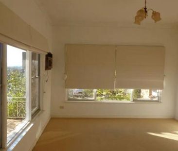 597 Whinray Crescent - Photo 1