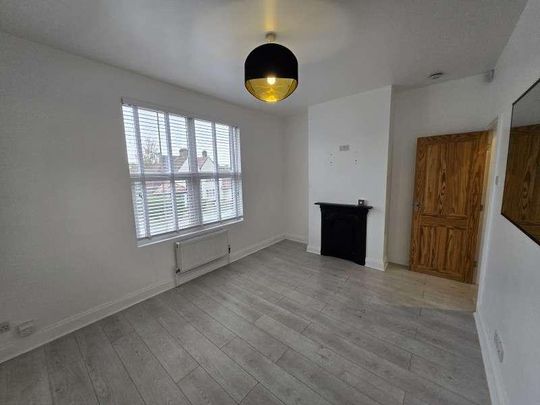 Leonard Road, Edmonton, N9 - Photo 1