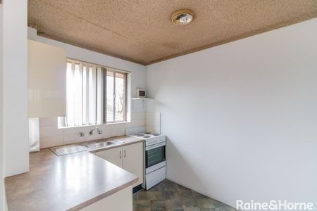 2 Bedroom Unit in a Central Location! - Photo 5