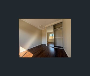 Freestanding Granny Flat with Private Yard (Free Wifi Included) - Photo 1