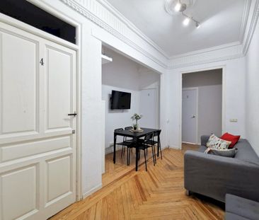 Double bedroom in Calle Velázquez - Photo 1