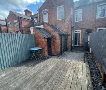 3 bedroom terraced house to rent - Photo 4