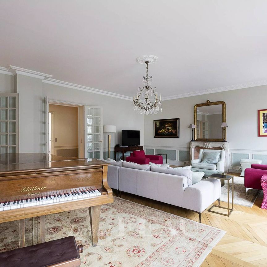 Location appartement, Paris 7ème (75007), 5 pièces, 197.65 m², ref 86198175 - Photo 1