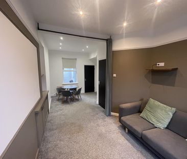 122 Bloomfield Avenue, - Photo 2