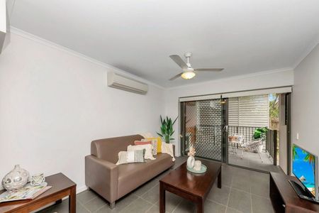 2 BEDROOM MODERN APARTMENT â CLOSE TO HOSPITAL, JCU & ARMY BARRACKS - Photo 4