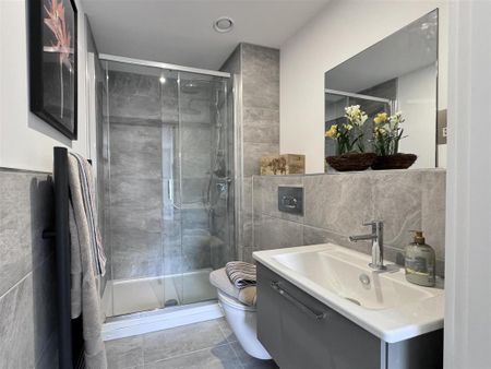 2 bedroom apartment to rent - Photo 4