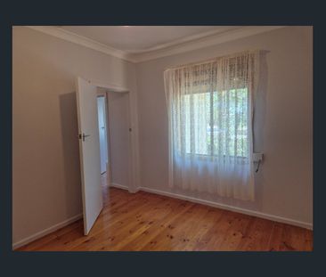 Garden Lovers Family Home! - Photo 6