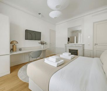Location Appartement 8 pièces Meublé 270m² PARIS 16 75116 - Photo 3
