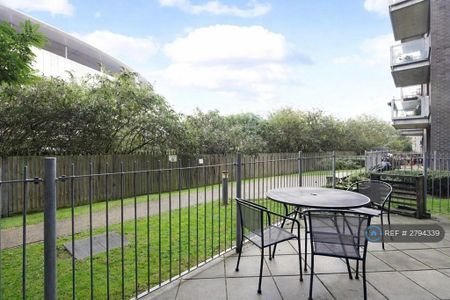 2 bedroom flat to rent - Photo 2