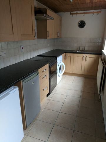 98 Frenchpark Street, Belfast, BT12 6HZ - Photo 4