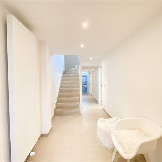 Recente bel-étagewoning te huur in het centrum van "het Oude Knokke" - Photo 1