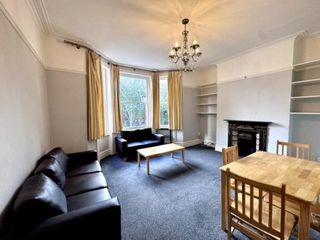 3 bedroom flat to rent - Photo 2