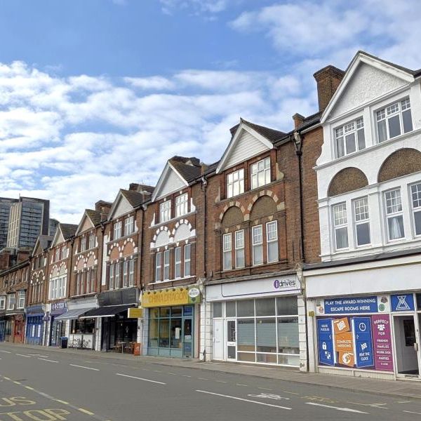 The Broadway, Woking - 1 bedroomProperty for lettings - Seymours - Photo 2