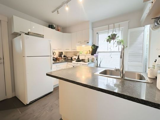 $1,745 / 2 br / 1 ba / 11 Proctor blvd. unit 2 - Photo 1