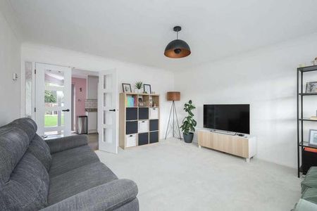 College Road, Horsham, RH13 - Photo 2