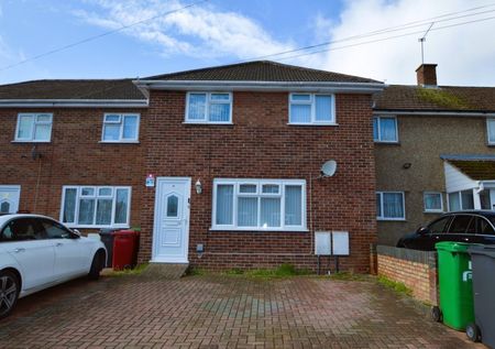Farm Crescent, Slough, Berkshire,SL2 - Photo 2