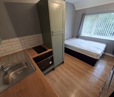 Room in a Shared House, St Margarets Avenue, B8 - Photo 3