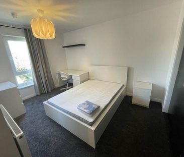 1 bedroom in a house share to rent - Photo 4