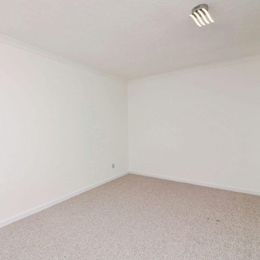 End of terrace house to rent on - Photo 1