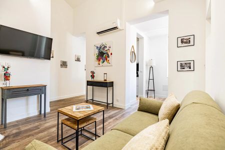 Nice - Le Port - Magnifique appartement 3 pièces rénové, à louer - Photo 4