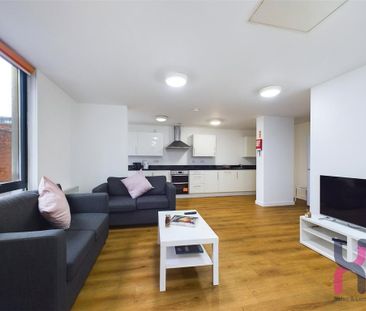 6 bedroom flat to rent - Photo 2