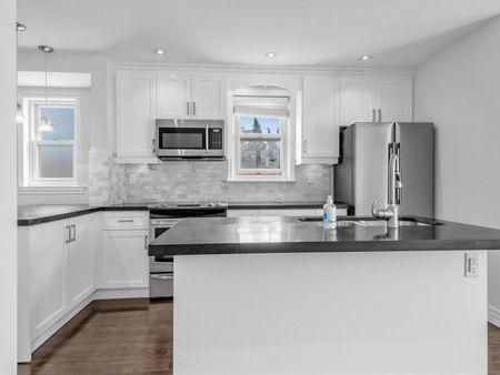 For Lease - 41 Binswood Avenue Unit# Main, Toronto, Ontario - Photo 2