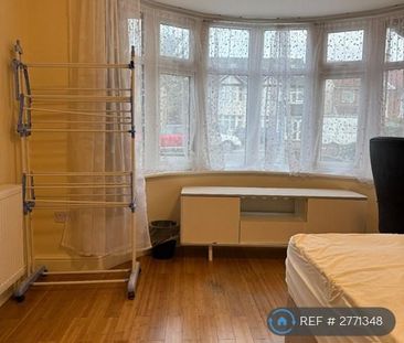 6 bedroom semi-detached house to rent - Photo 5