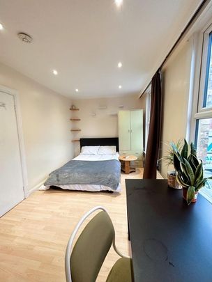 Room in a Shared Flat, London, SE16 - Photo 1