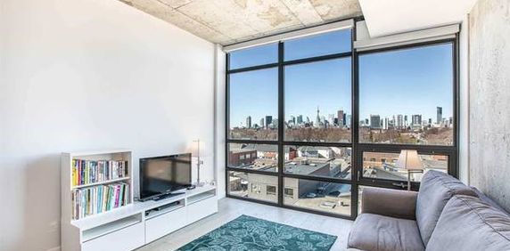 E9419485.Super Bright 1 bedroom loft with views.319 Carlaw Ave - Photo 2