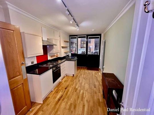 Warple Way, W3 - Photo 1