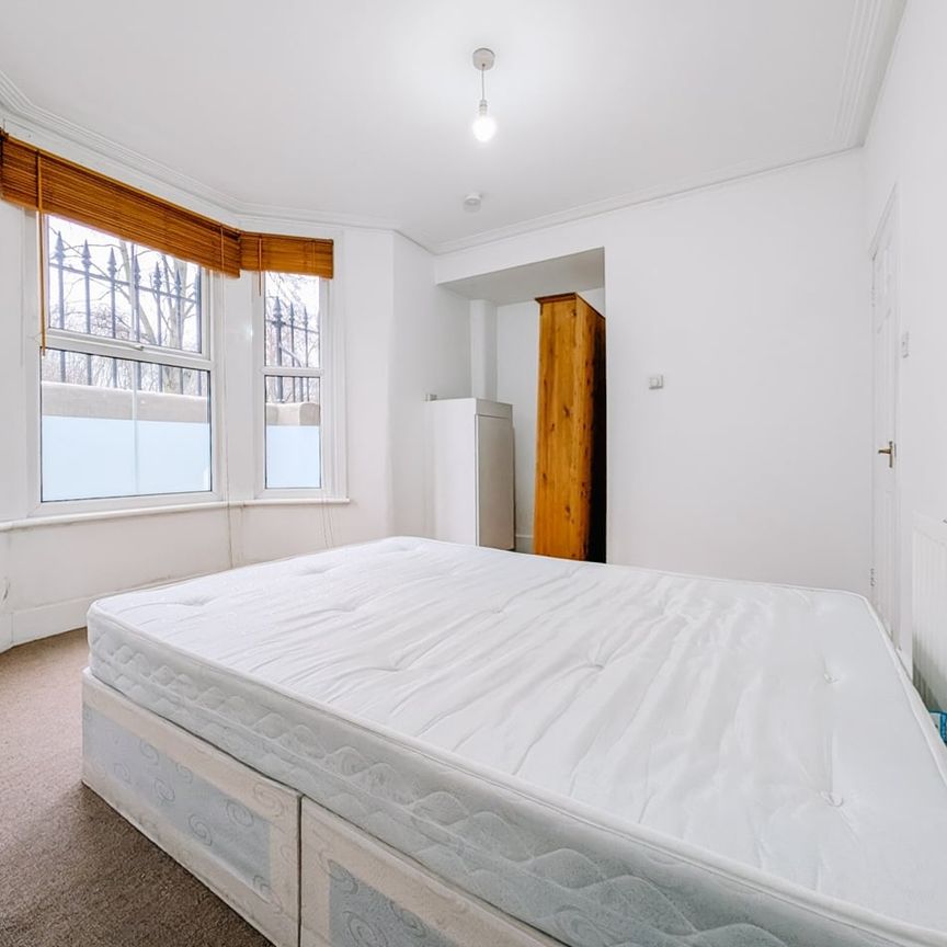 1 Bed Flat, Temple St, E2 - Photo 1