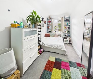 Whitton Road, Top Floor Flat, Twickenham, Middlesex, TW1 - Photo 4