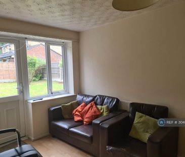 1 bedroom in a house share to rent - Photo 2
