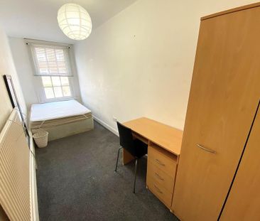 3 bedroom terraced house to rent - Photo 5