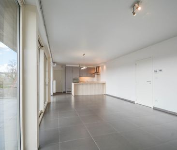 Ruim appartement met tuin, terras en garage - Roeselare - Photo 4