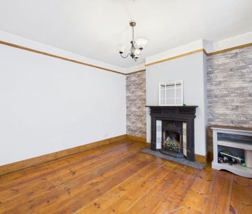 2 bedroom end of terrace house to rent - Photo 6