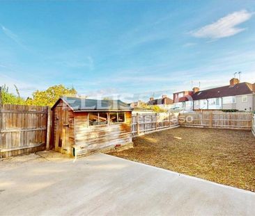 3 bedroom end of terrace house to rent - Photo 6