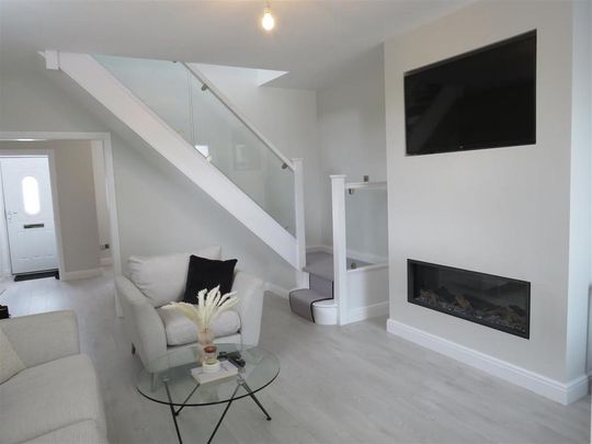 2 bedroom terraced house to rent - Photo 1
