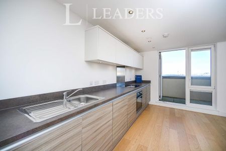 3 bedroom apartment to rent - Photo 2