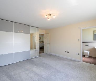 4 bedroom detached house to rent - Photo 5