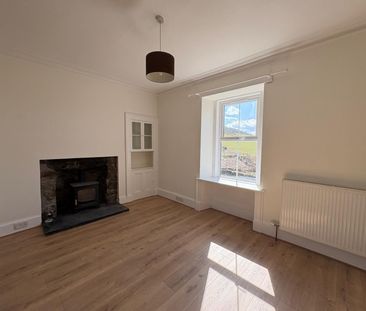 3 bedroom detached house to rent - Photo 2