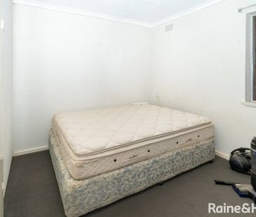 FURNISHED UNIT IN CENTRAL WAGGA - Photo 3