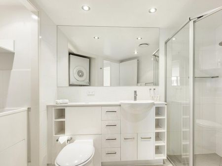 Luxurious Fully Furnished 2-Bedroom, 2-Bathroom Apartment with Car Park in Brisbane CBD â Short Stay (2â3 Months) Available - Photo 4