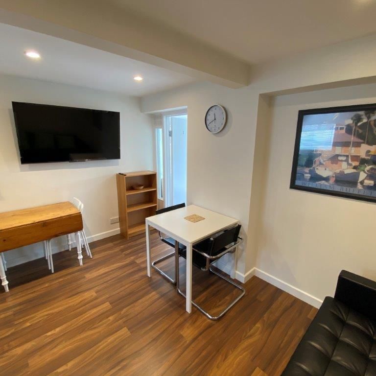 4 bedroom end of terrace house to rent - Photo 1