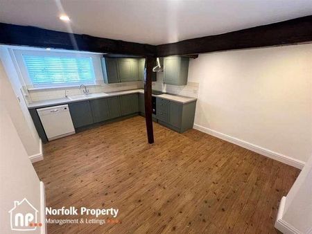 Heggatt, NR12 - Photo 3