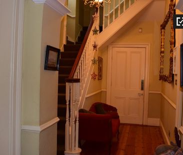 Decorated room in 5-bedroom apartment in Churchtown, Dublin - Photo 2