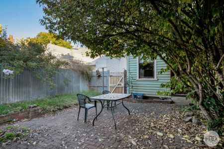 TWO BEDROOM HOME SITUATED IN THE HEART OF BALLARAT - Photo 4